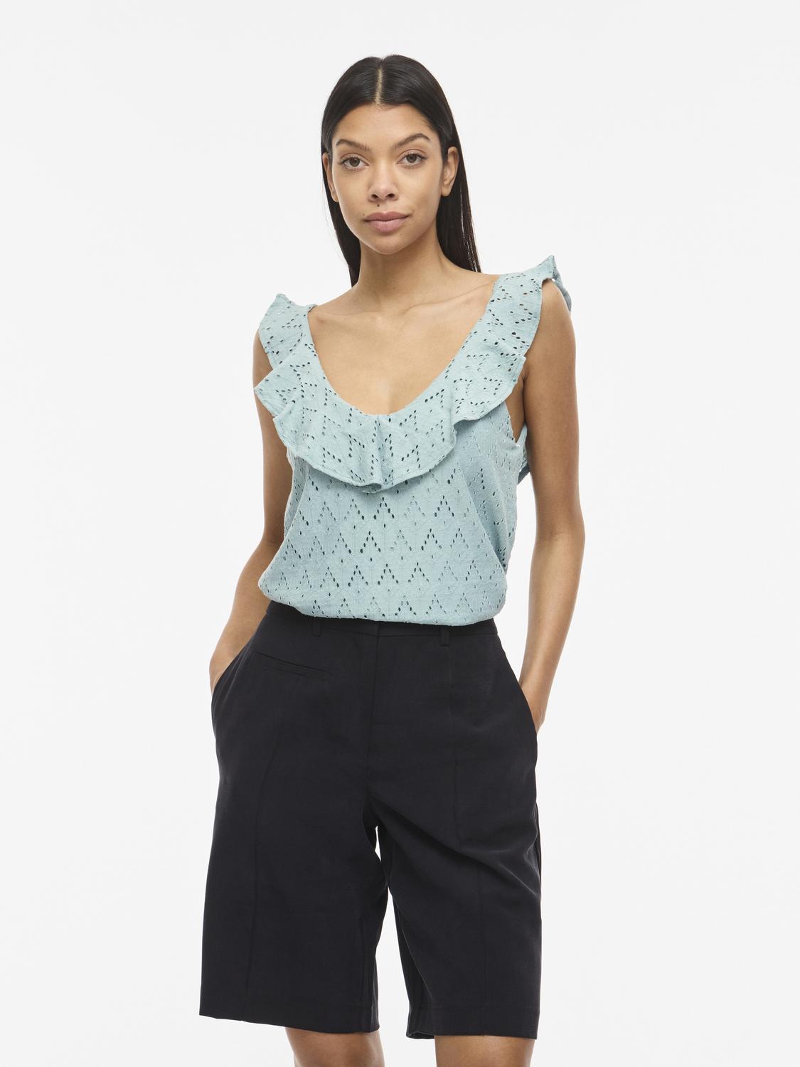 model_shot-front